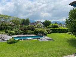 Beautiful Architect Designed Property with Mountain Views 30 minutes from Pau